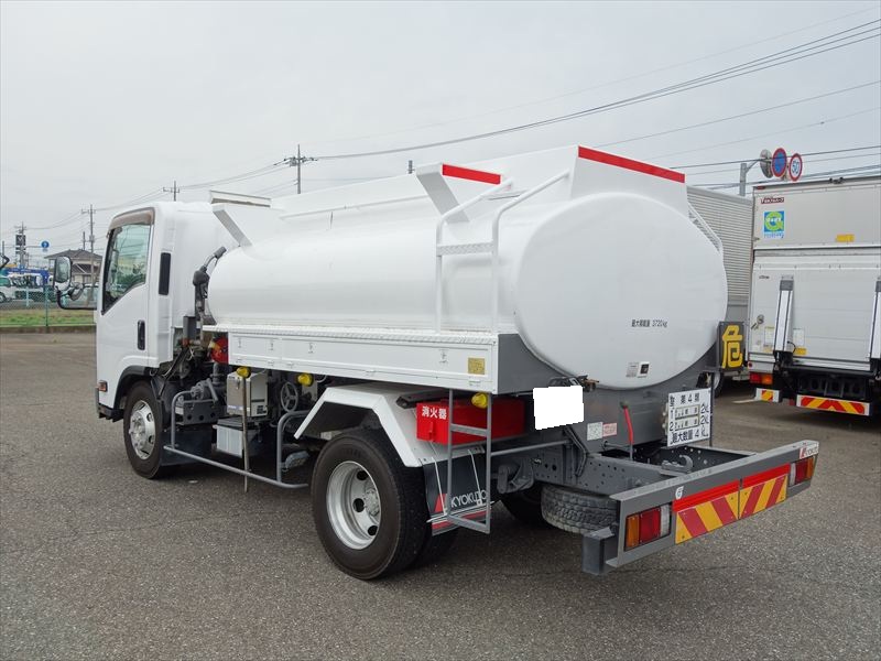 タンクローリー 4000L | 上陽自動車株式会社